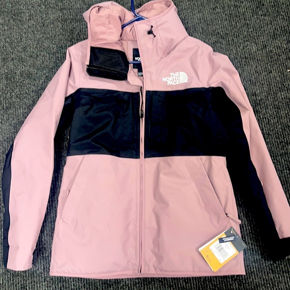 The North Face Jackets & Blazers - Brand New Women’s North Face Coat